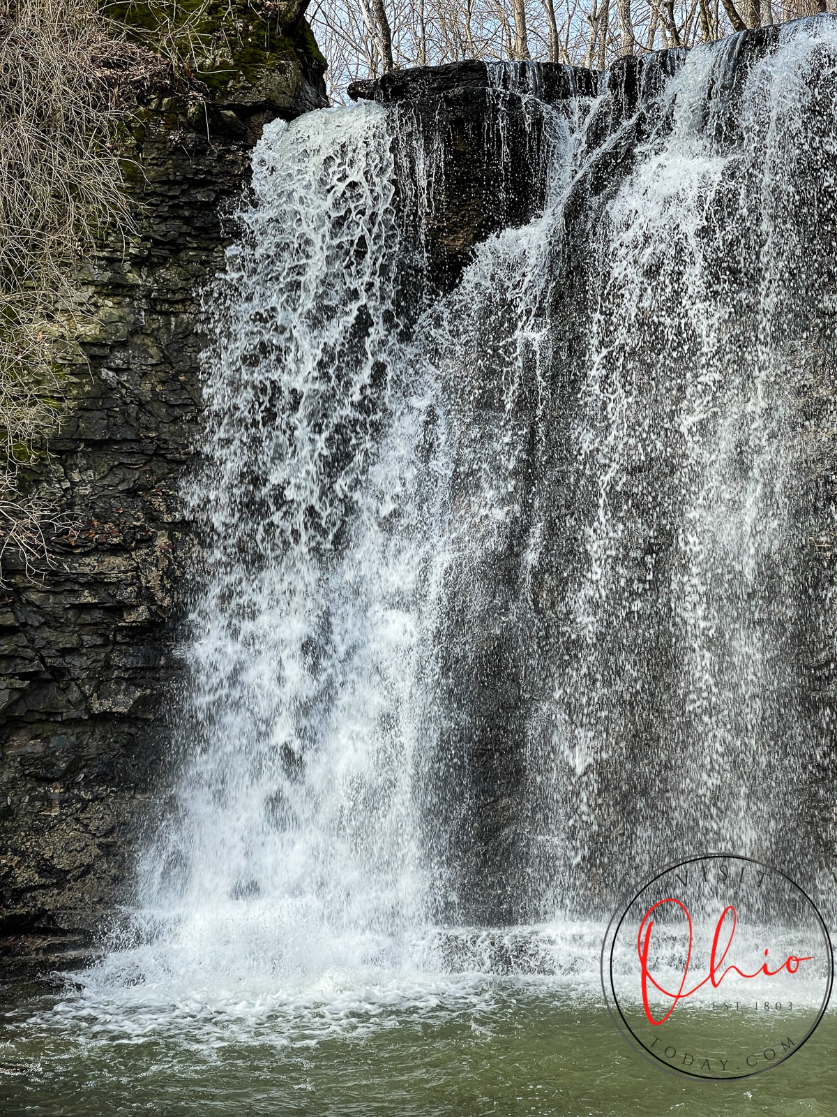 water falls down on a rock, a big waterfall. Photo credit: Cindy Gordon of VisitOhioToday.com