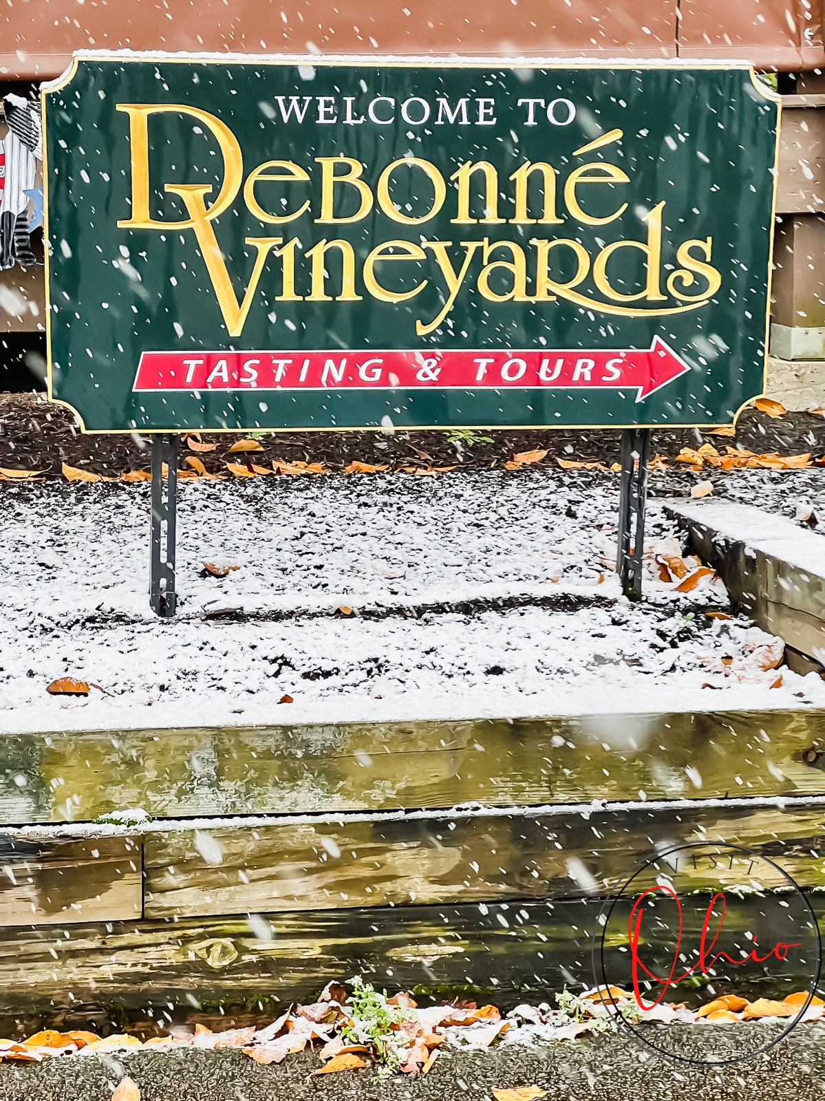 Debonne winery text with picture of debone winery sign 