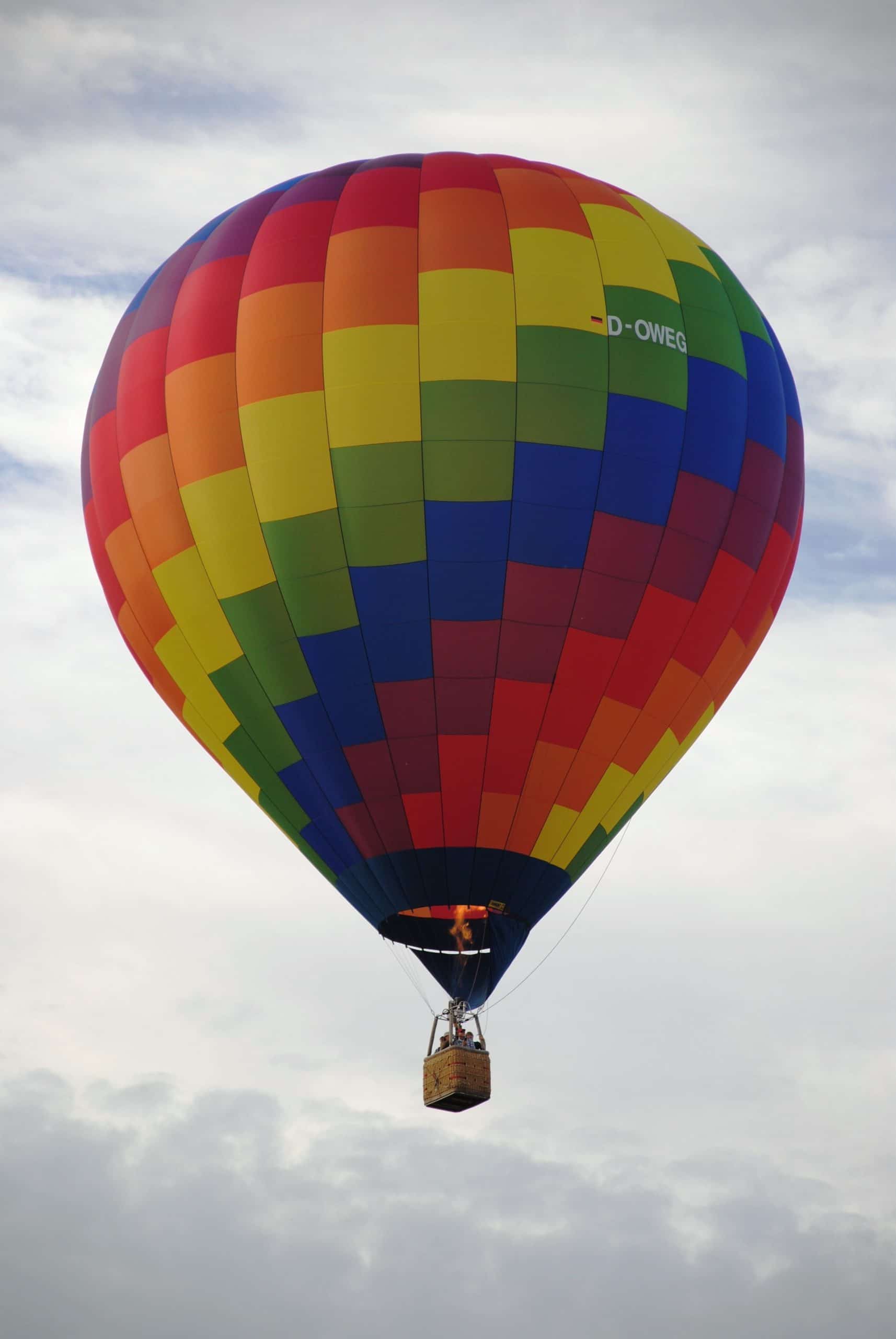 A single hot air balloon in flight