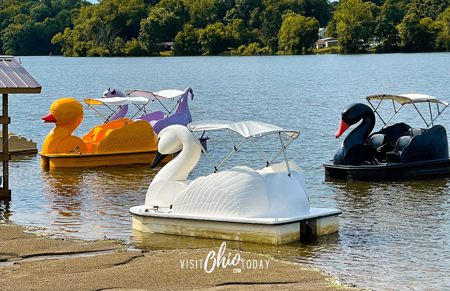 horizontal photo of the paddle pontoons at Lake Logan Marina. Photo credit: Cindy Gordon of VisitOhioToday.com