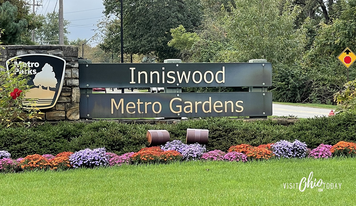 horizontal photo of the entrance sign to Inniswood Metro Gardens in Columbus. Photo credit: Cindy Gordon of VisitOhioToday.com