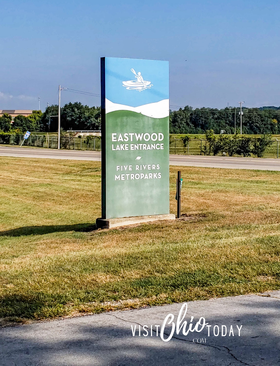 vertical photo of the entrance sign for Eastwood MetroPark. Photo credit: Cindy Gordon of VisitOhioToday.com