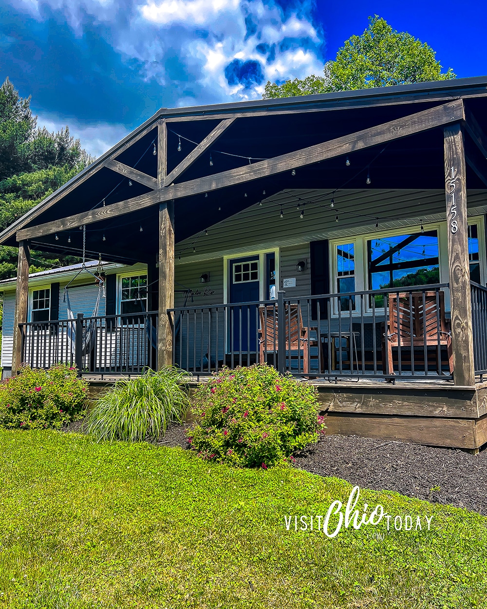 vertical photo of the outside of Meadow Rise Cabin at Hocking Hills. Photo credit: Cindy Gordon of VisitOhioToday.com